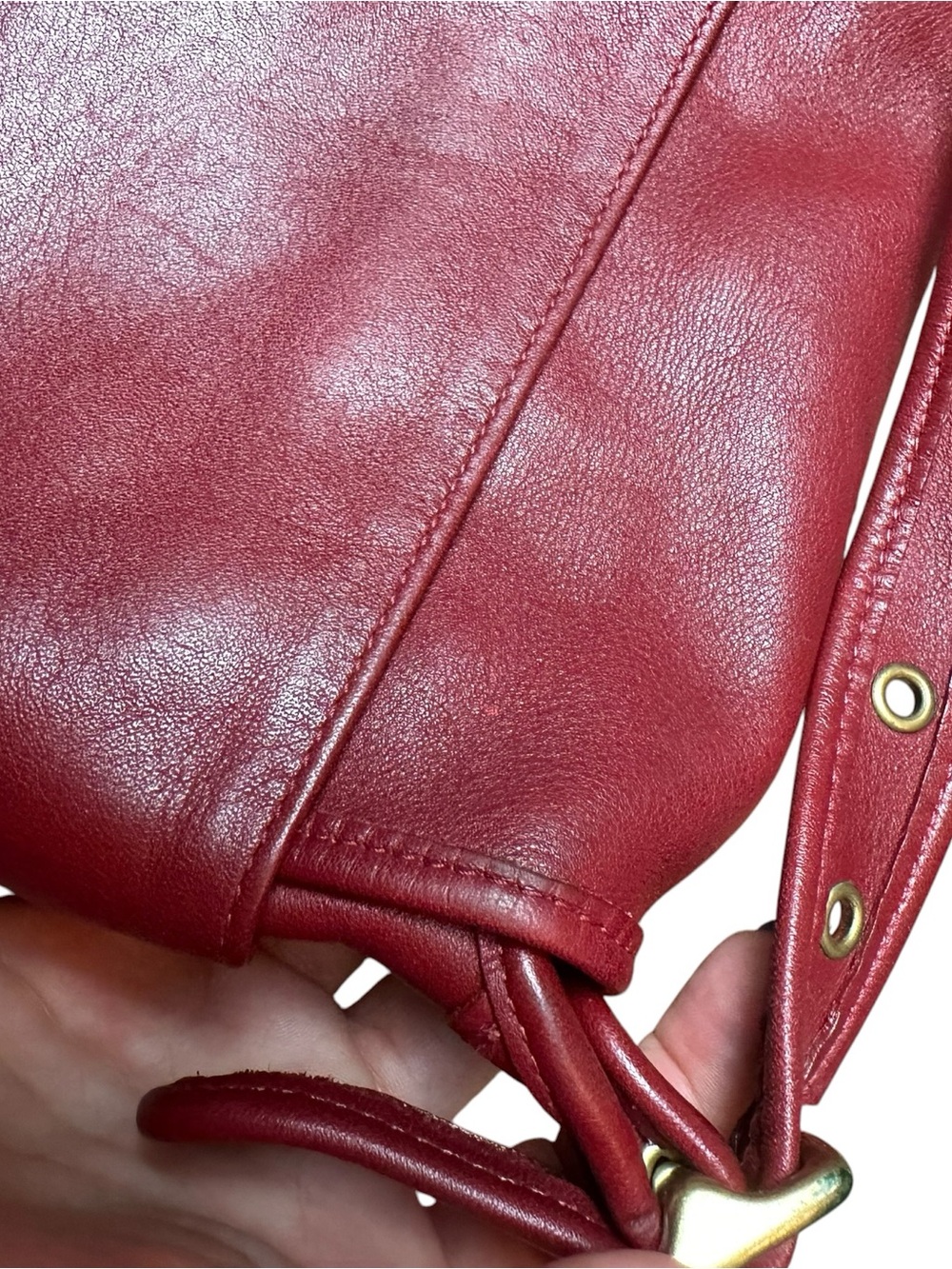 Vintage Coach Legacy  Companion Flap
#9715 Turn Lock, Crossbody, Red/Bordeaux - Picture 6 of 16